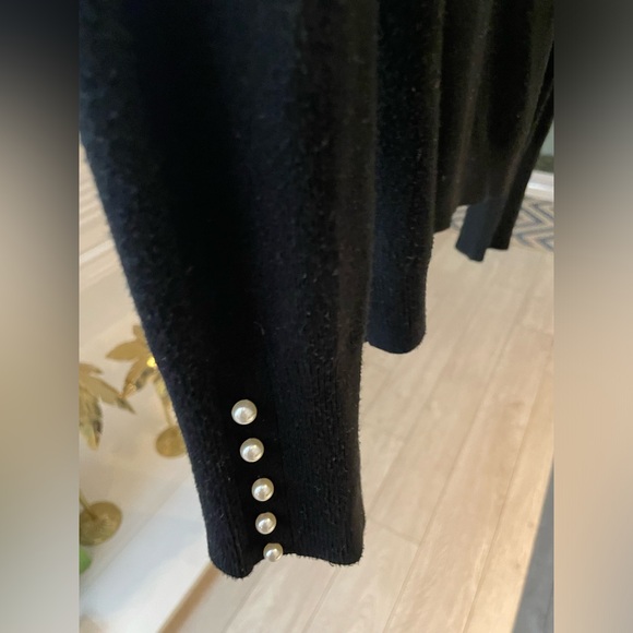 Zara medium knit sweater - pearl cuff detail - Picture 3 of 5